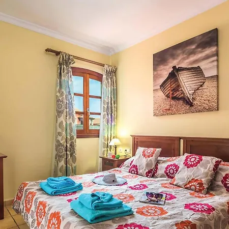 Sleeps 6 Wifi Villa Corralejo